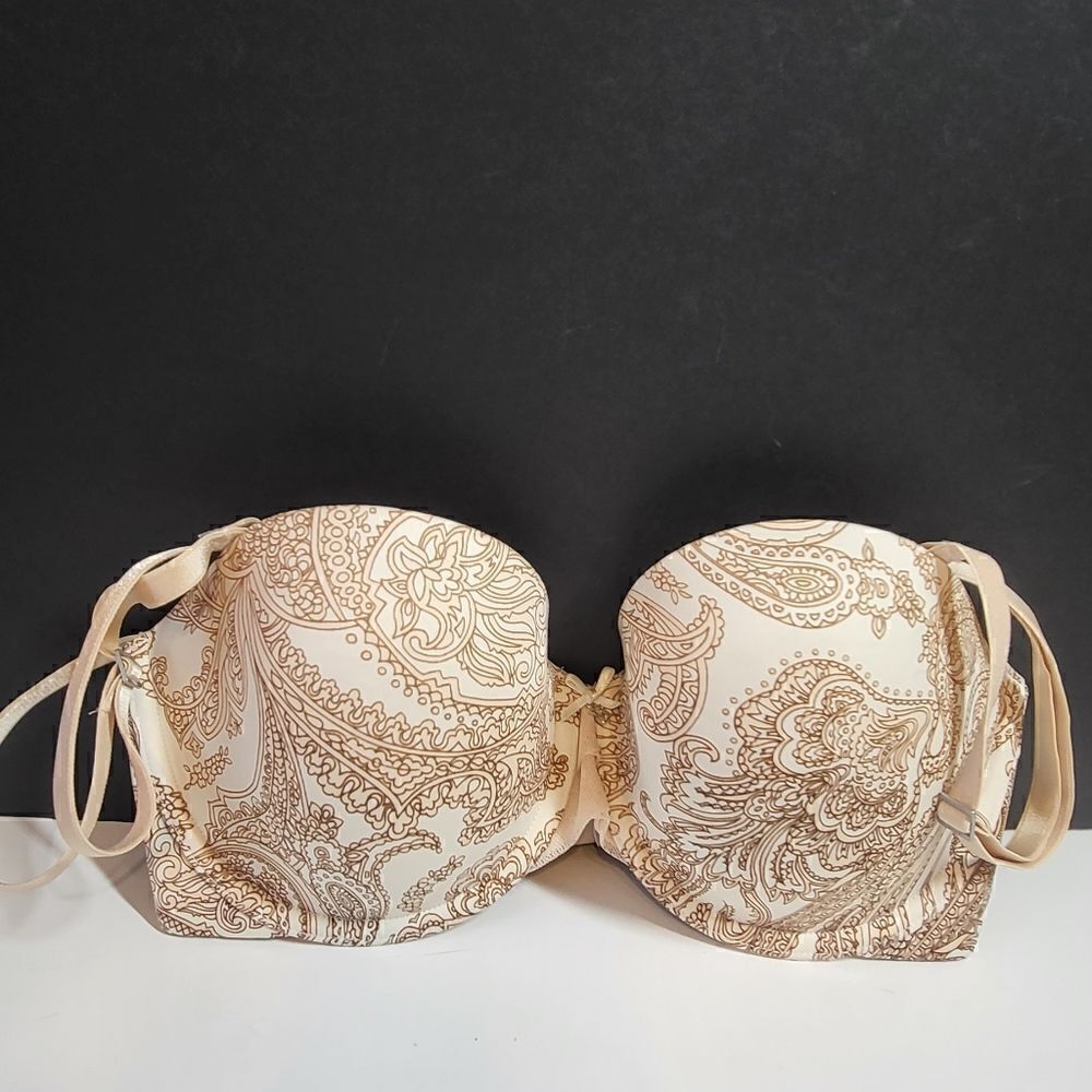 Victoria Secrets Bra - Picture 3 of 5